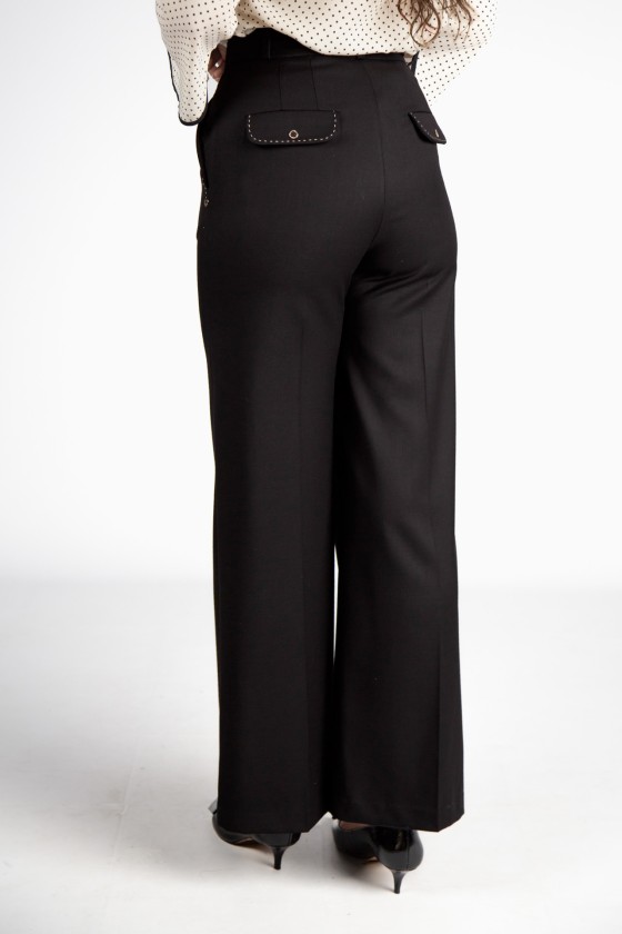 Pantalones con pespuntes a contraste