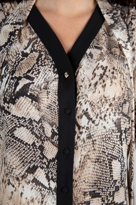 Blusa con escote en V y lazada