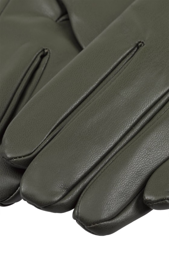 Gloves with laser cut scalloped edge