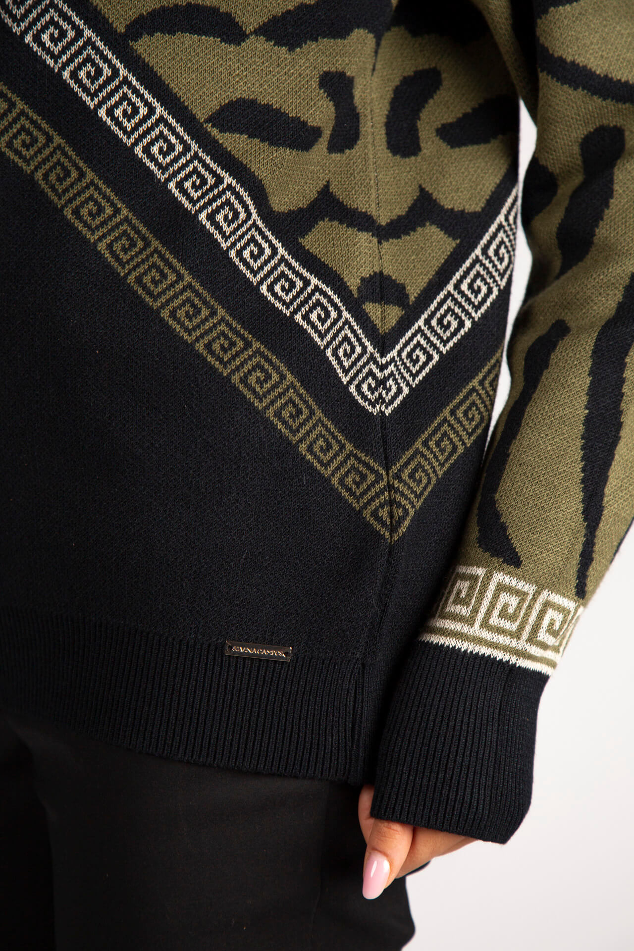 Mock-neck knitted jumper