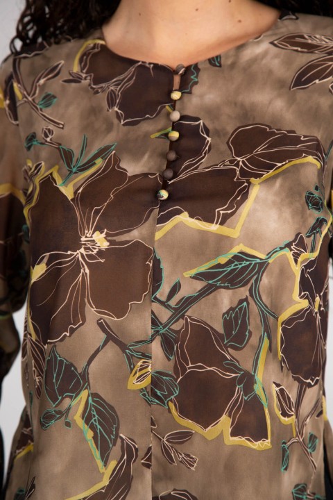 Túnica con botones forrados Túnica con botones forrados