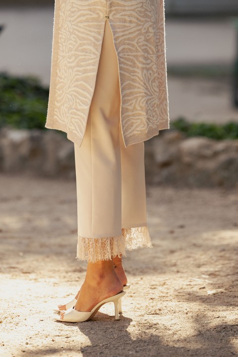 Trousers with lace detail