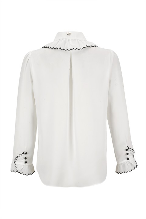 Blouse with princess collar