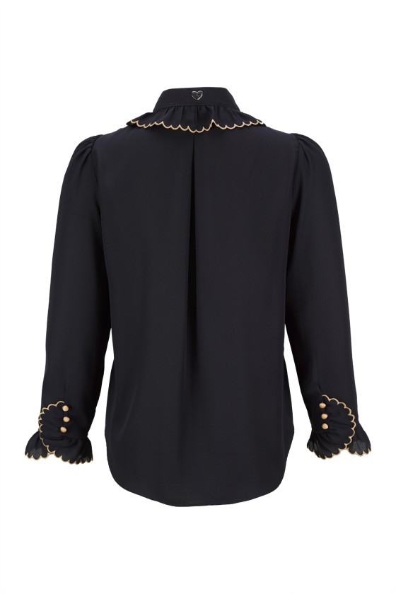 Blusa con cuello princesa