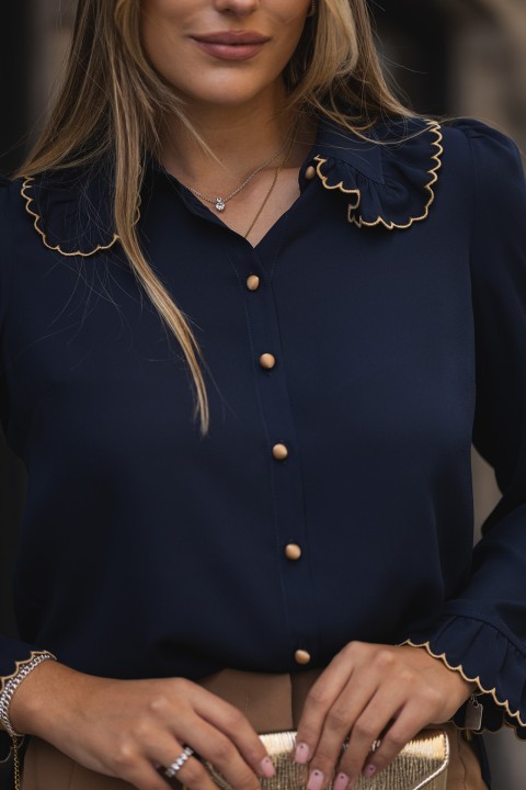 Blouse with princess collar