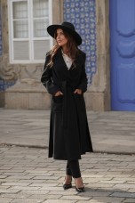 Shirt with contrasting details