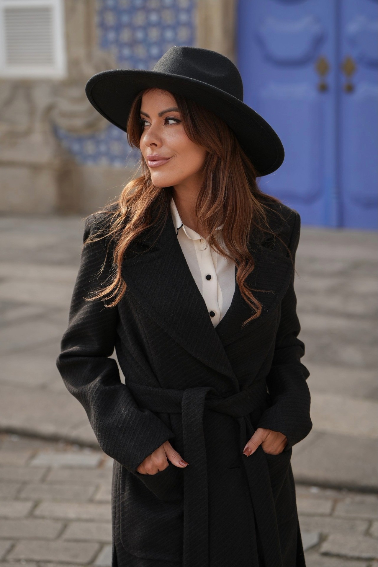 Casaco comprido com cinto