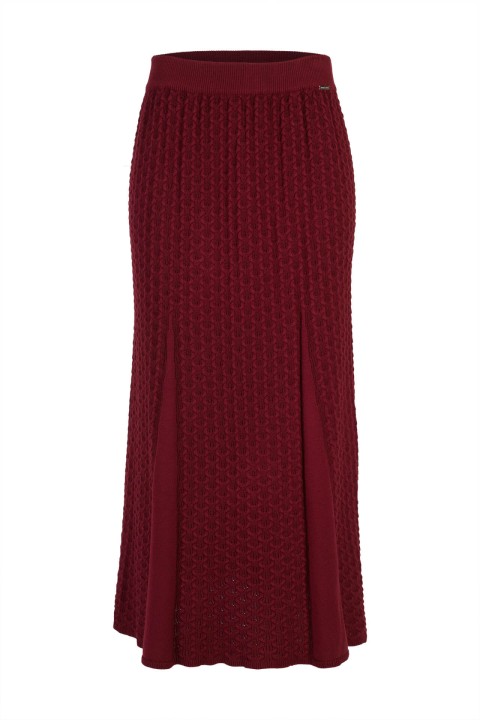 Long skirt with embossed pattern