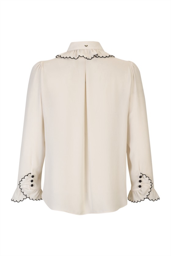 Blouse with princess collar