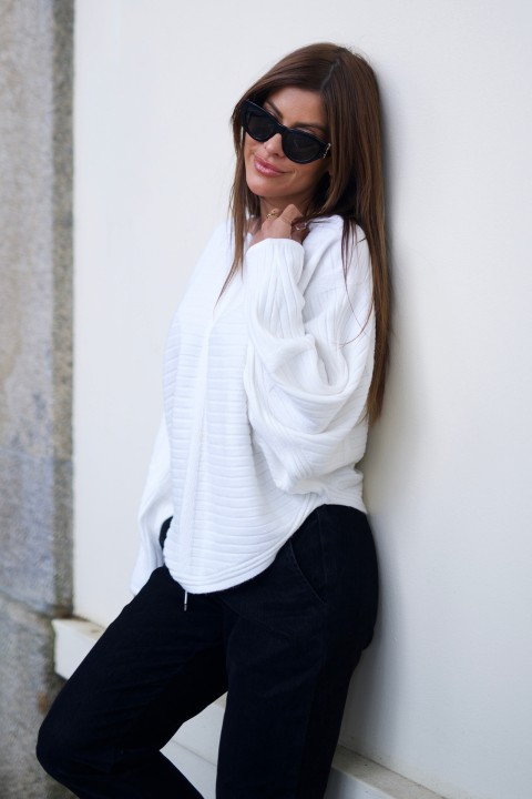 Wide-sleeved knitted jumper