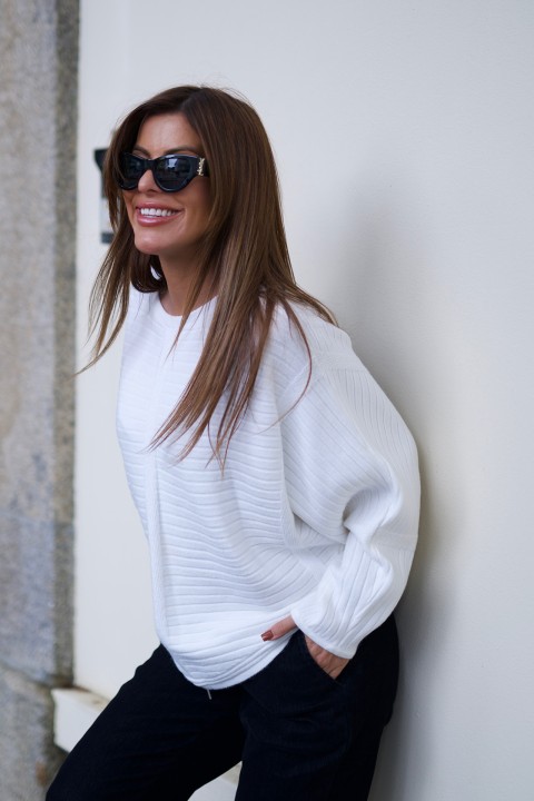 Wide-sleeved knitted jumper