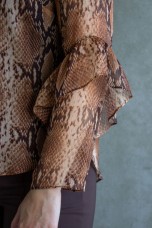 Túnica estampado de serpiente