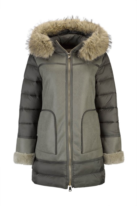 Casaco com mangas acolchoadas