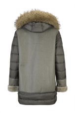 Casaco com mangas acolchoadas