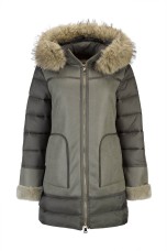 Casaco com mangas acolchoadas