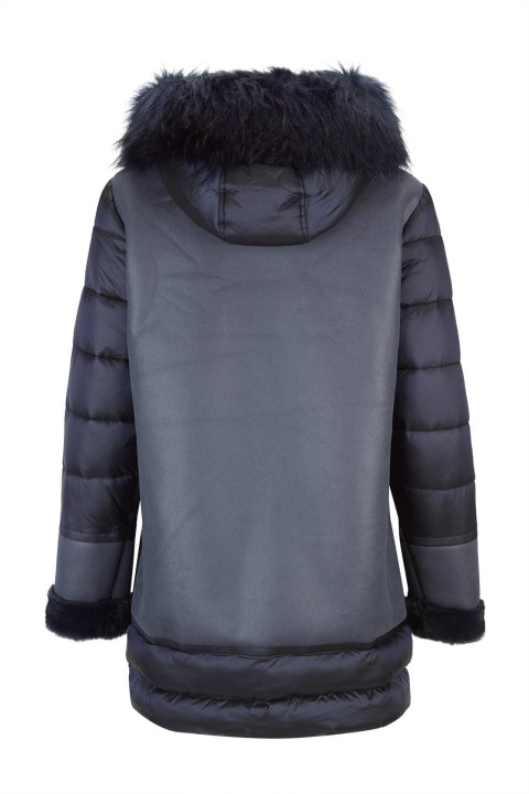 Casaco com mangas acolchoadas