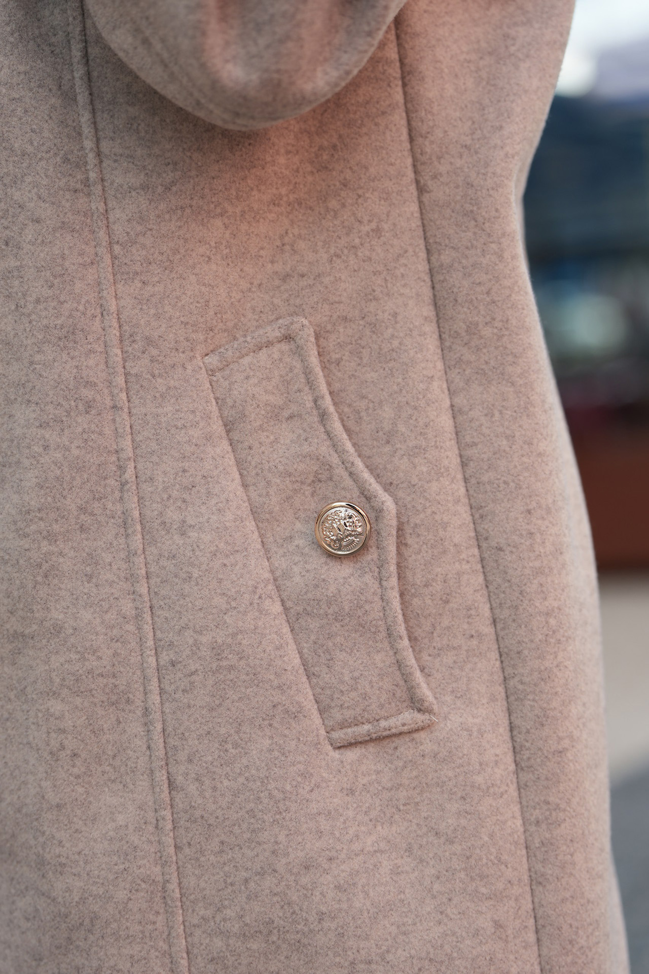 Anoraque com capuz amovível