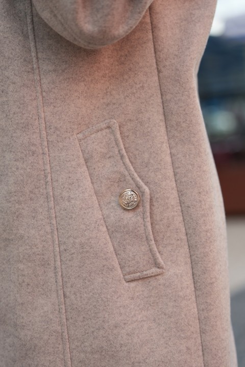 Anoraque com capuz amovvel