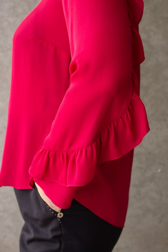 Blouse with ruffled sleeves