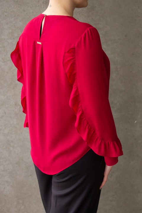 Blouse with ruffled sleeves