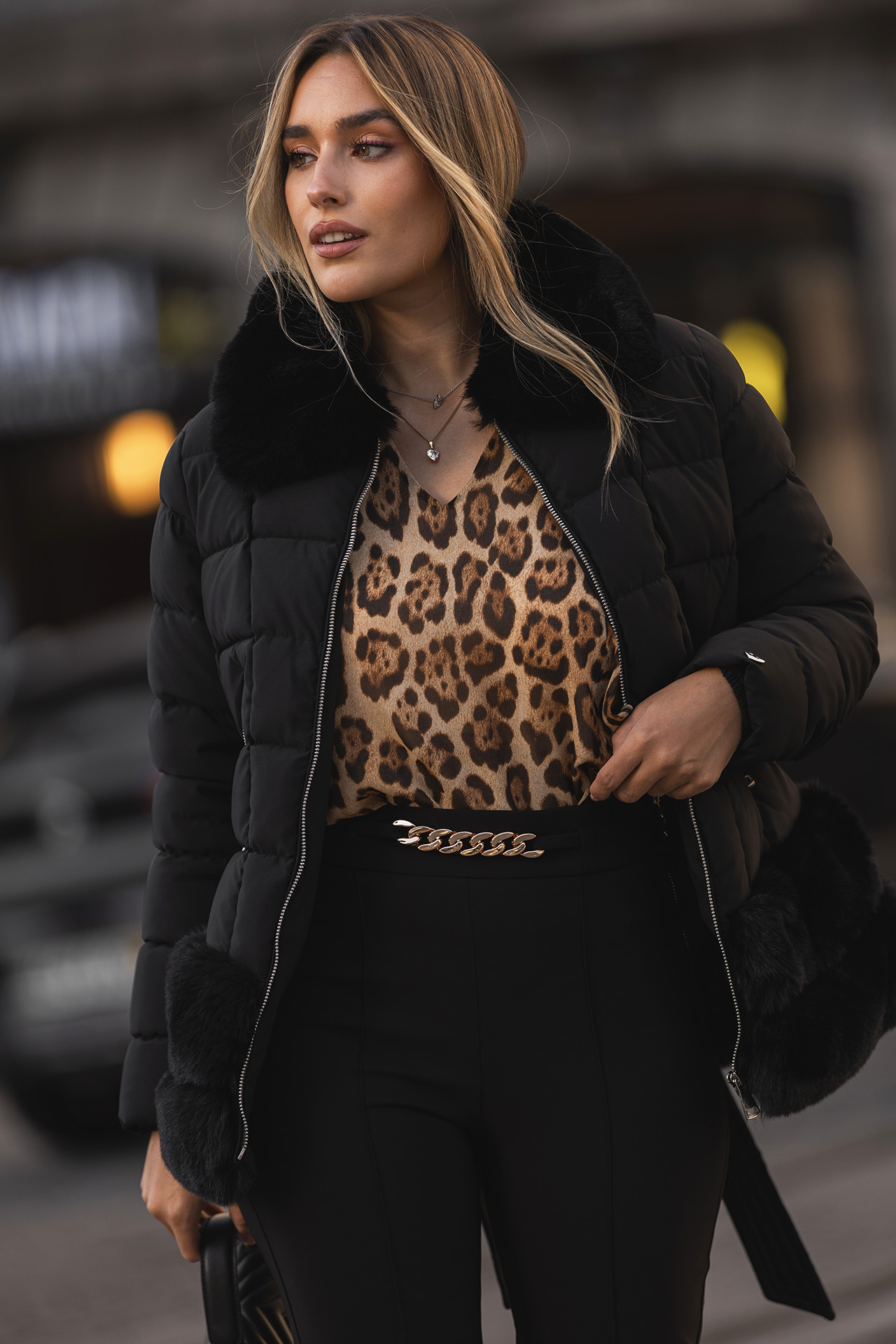 Short parka with fur