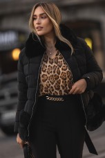 Short parka with fur