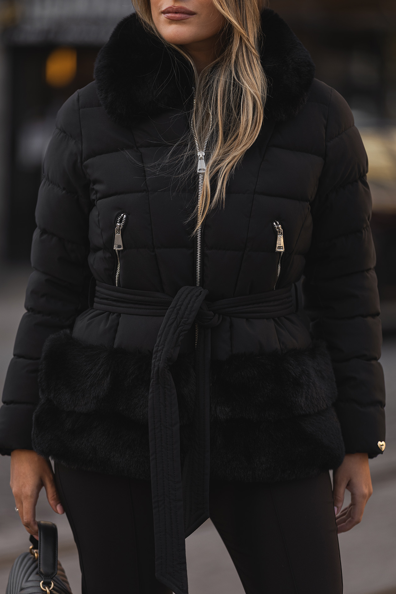 Short parka with fur
