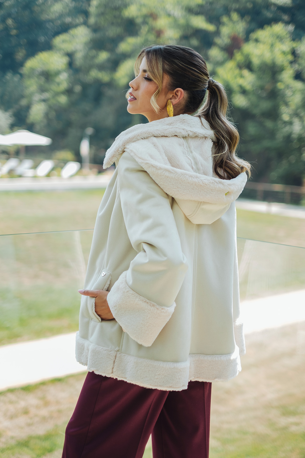 Casaco com detalhes em pêlo