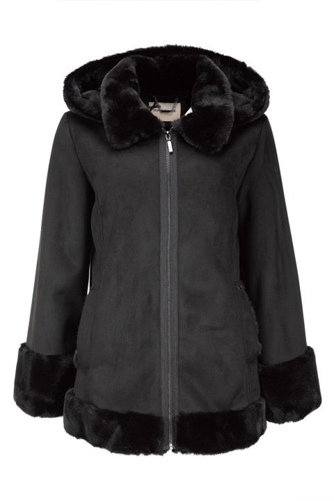 Coat with fur details