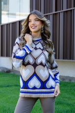 Knitted jumper with heart pattern