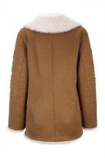 Casaco em pêlo com bordados