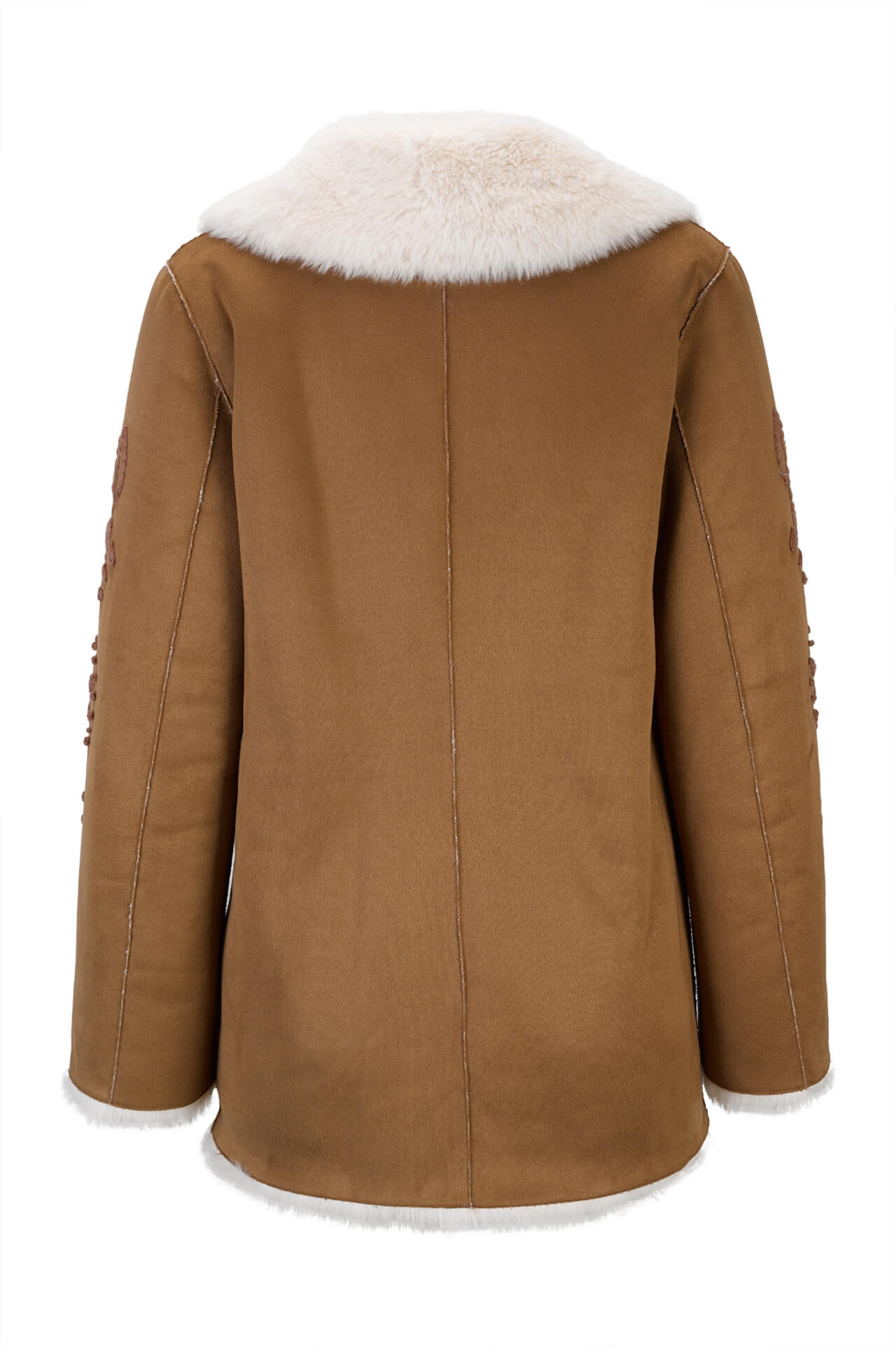 Casaco em pêlo com bordados