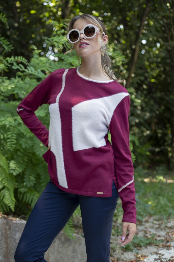 Knitted jumper with geometric design