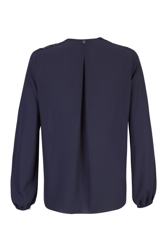 Túnica com lantejoulas