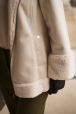 Coat with fur details