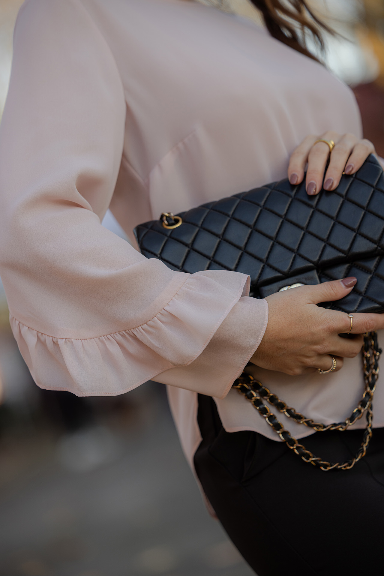 Blouse with ruffled sleeves
