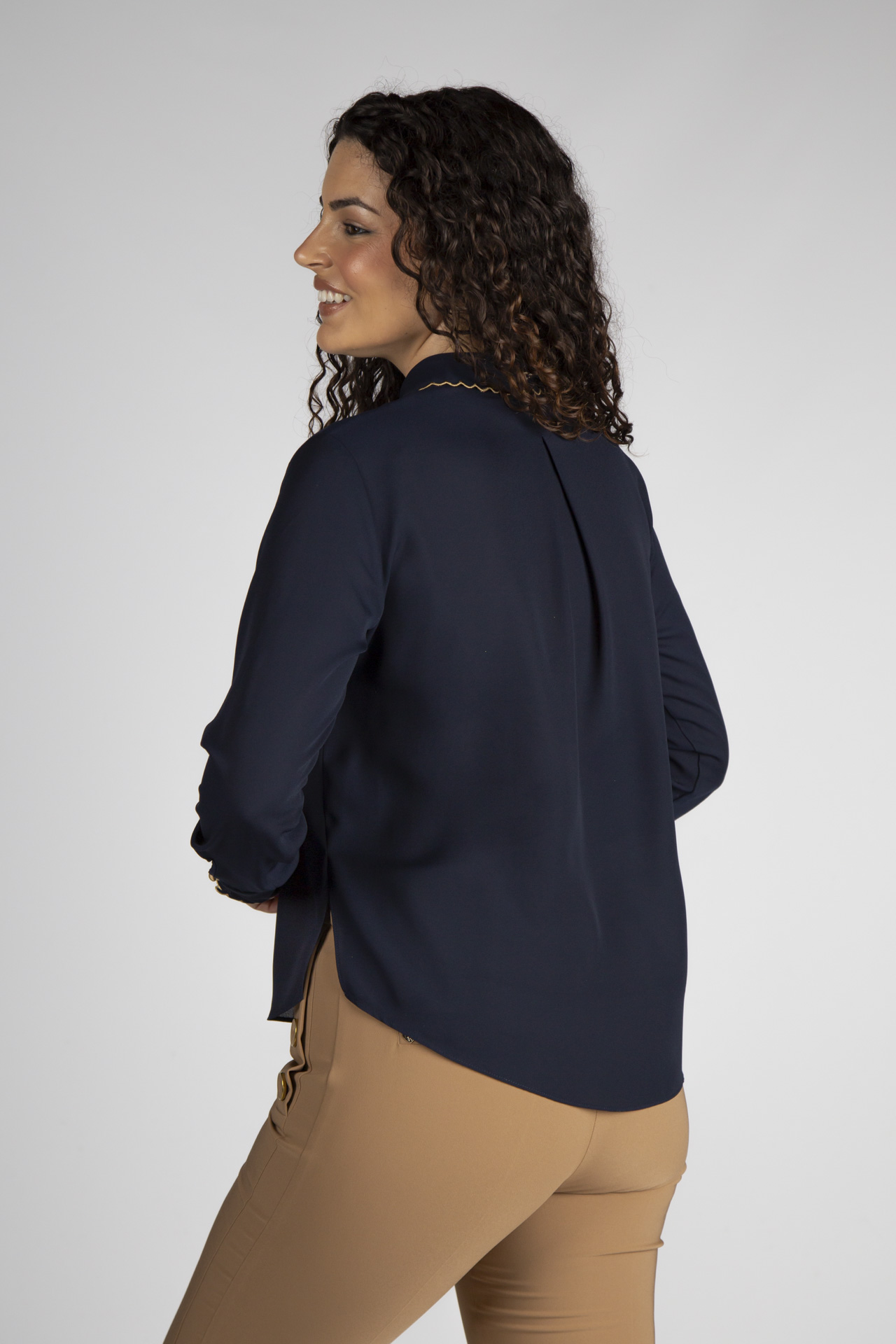 Shirt with contrasting details