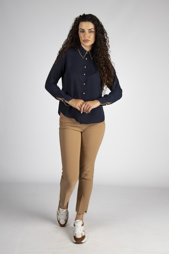 Shirt with contrasting details