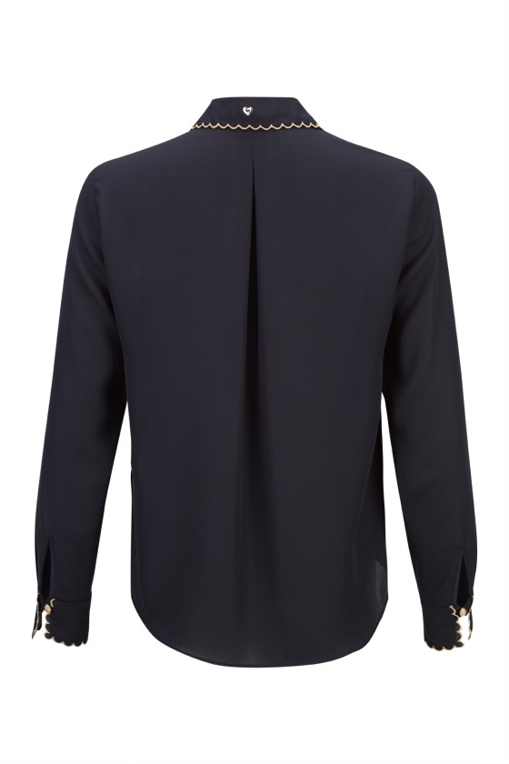 Shirt with contrasting details