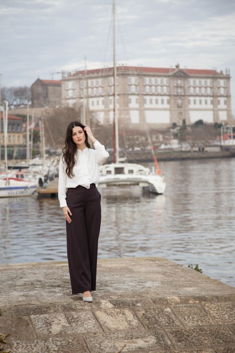 T�nica con volante central en cascada