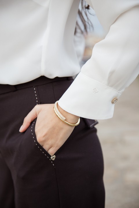 T�nica con volante central en cascada