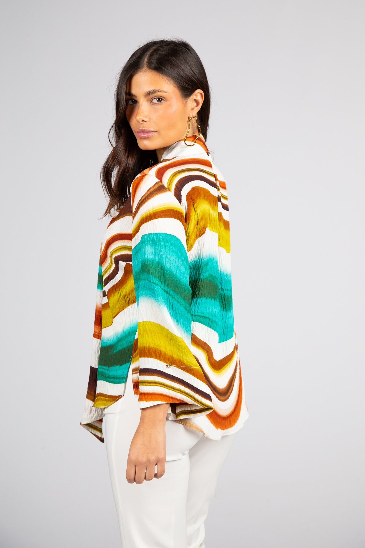 Adjustable ribbon collar blouse