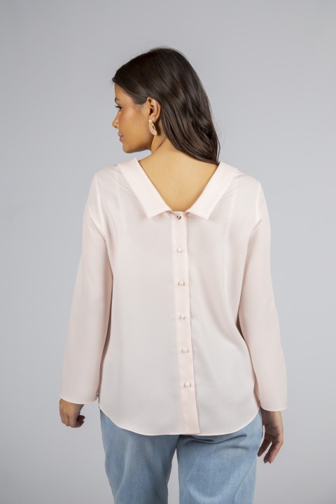 Blouse buttons at the back