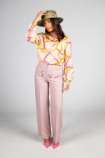 Blouse buttons at the back