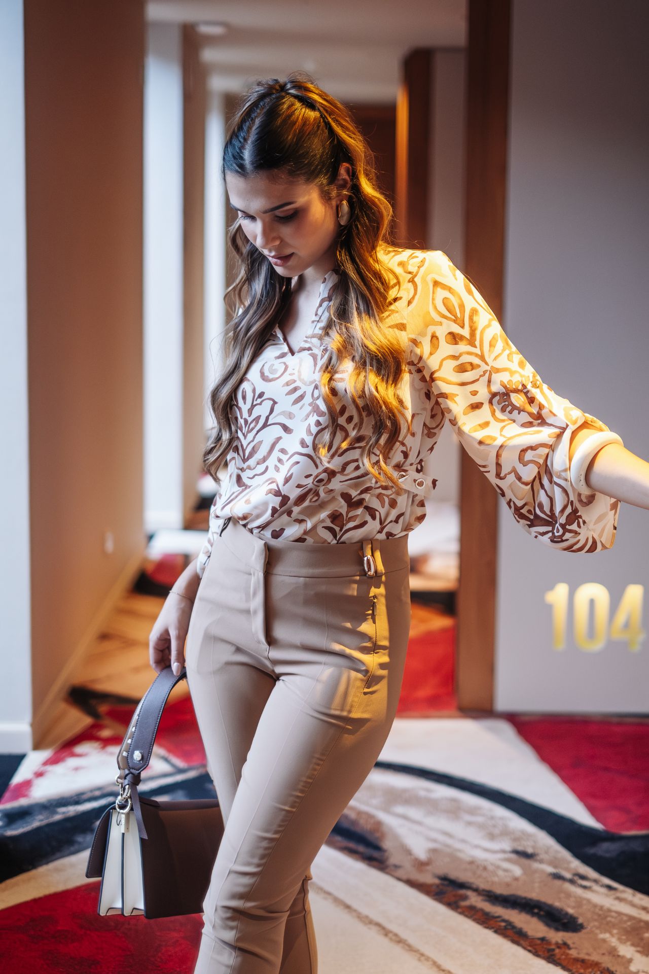 Túnica ilhós dourados