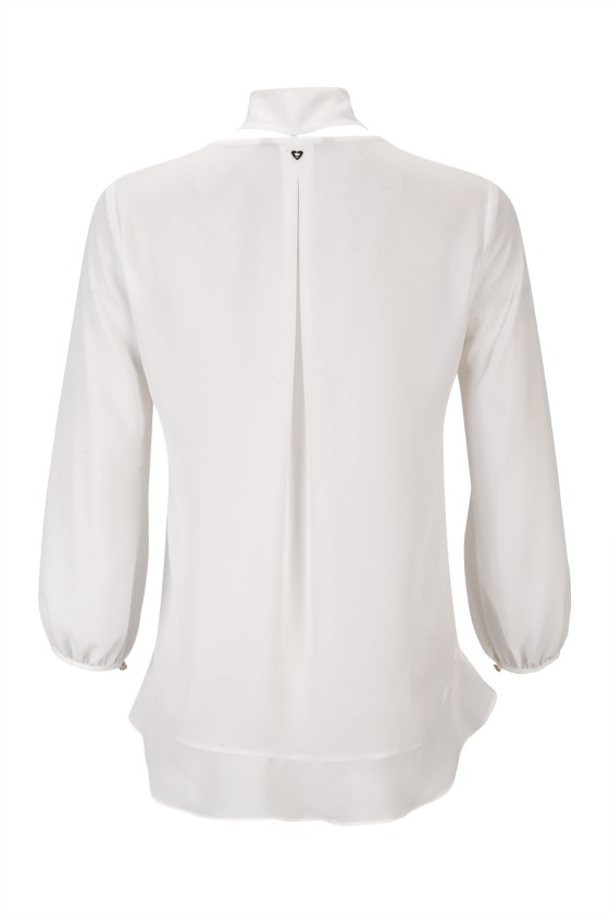 T�nica folhos e la�ada