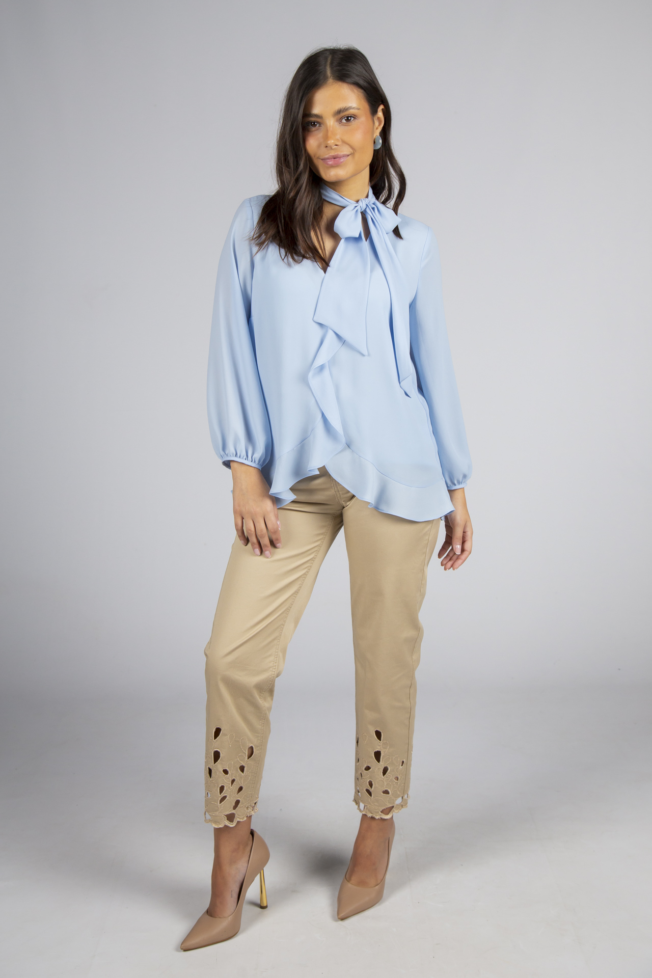 Túnica folhos e laçada