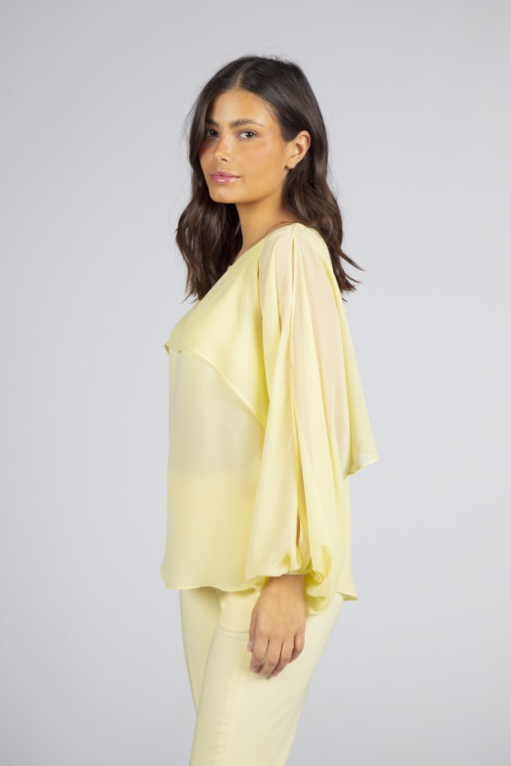 Túnica mangas efeito capa