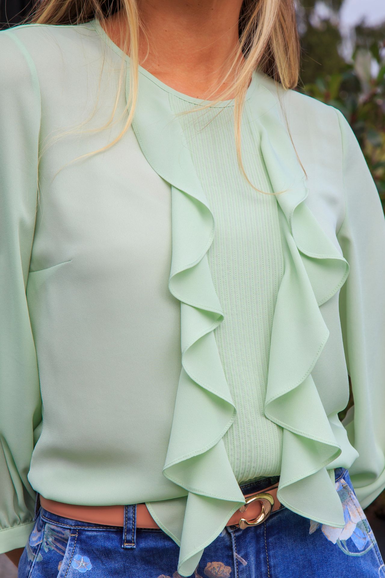 Túnica nervuras na frente