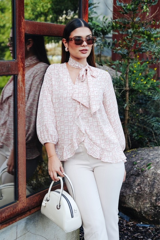 Túnica folhos e laçada